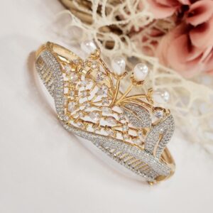 Queen Pearl Zirconia Openable Bracelet