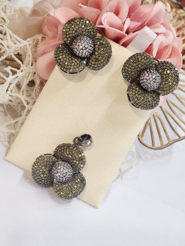 Henna Green Pendant Set