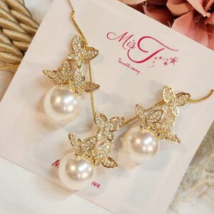 Butterfly Gem Pearl Pendant Necklace With Earrings