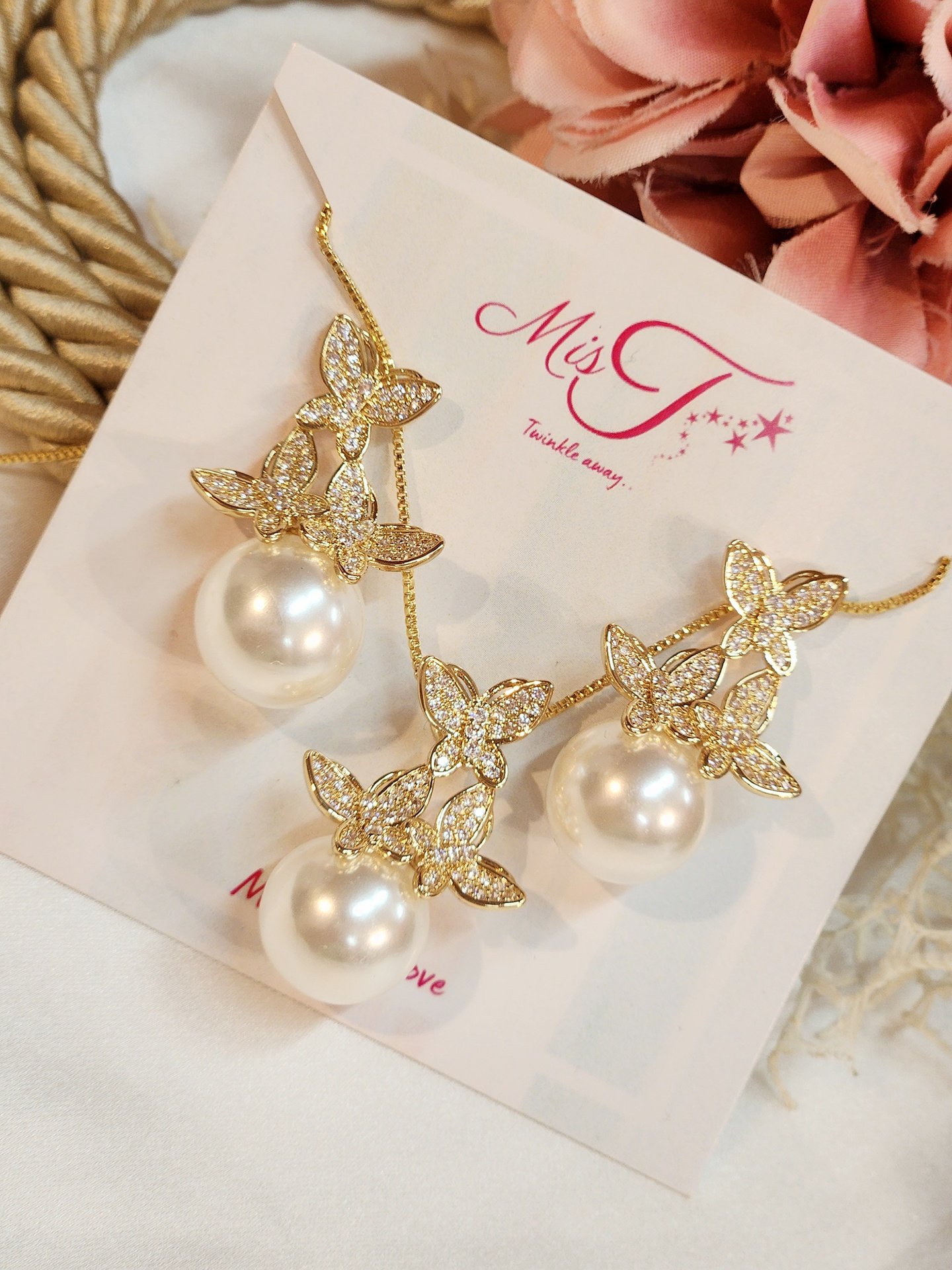 Butterfly Gem Pearl Pendant Necklace With Earrings