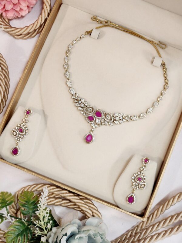 Choker set