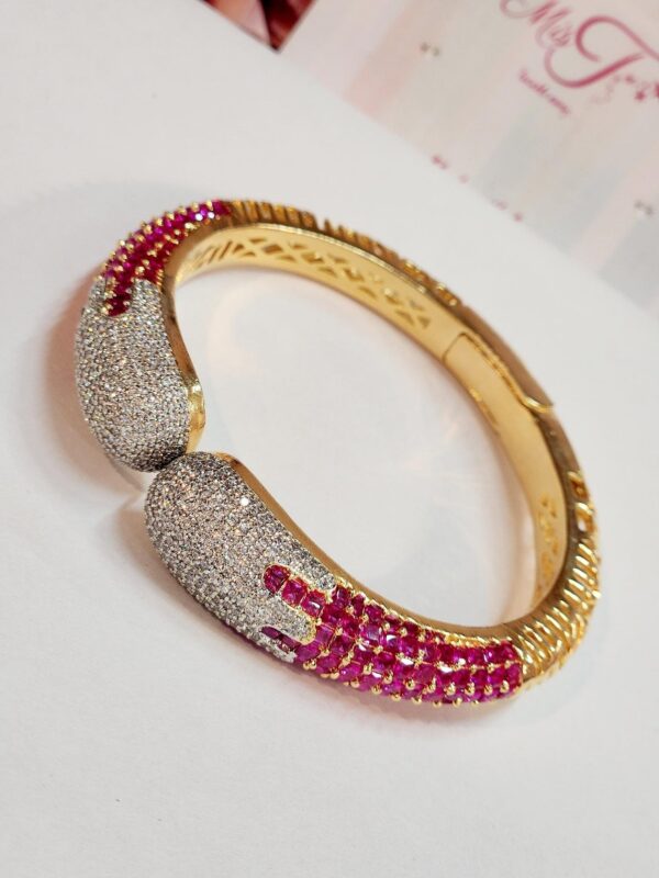 Ruby front openable invisible setting bracelet