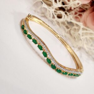 Sleek Emerald Boats Bracelet