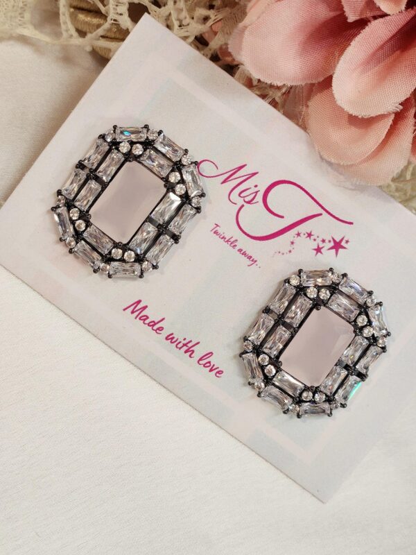 Soft Pink Frame Studs