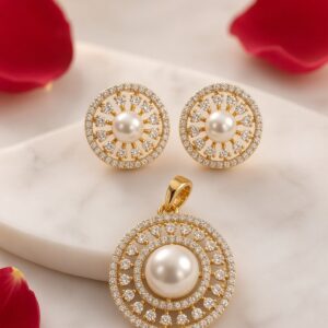 Sovereign Radiance Double Halo Pearl Pendant Set-Gold Finish