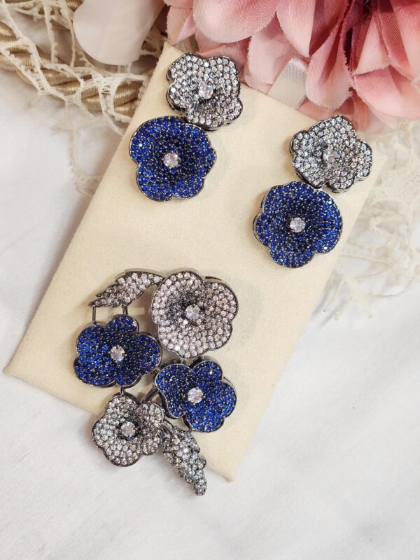 Sapphire Blue Flower Pendant Set