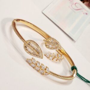 Iconic Leaf Front Openable Bracelet And Ring Combo