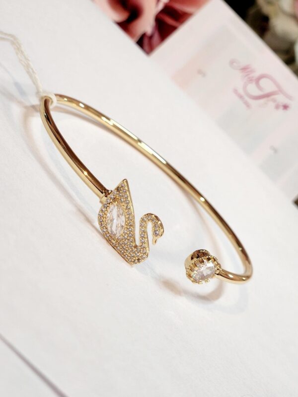 Swan golden solitaire openable bracelet