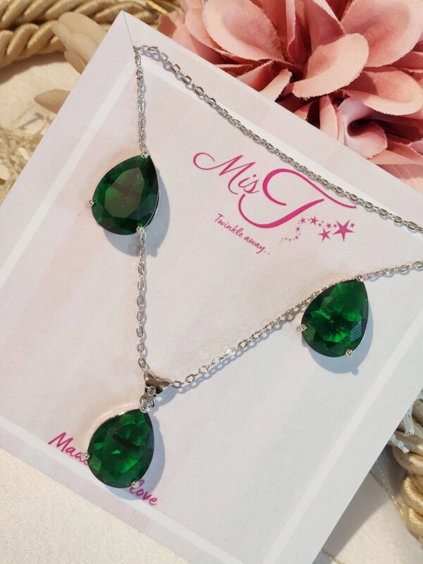 Bottle green drop silver pendant set