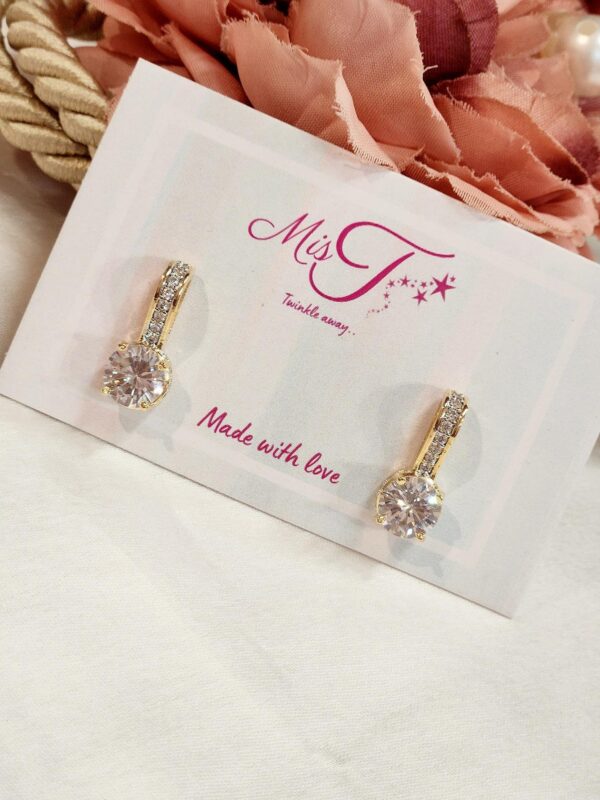 Solitaire Short Earrings