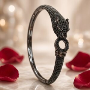 The Panthère Noir Head Micro-Pavè Kada Bracelet-Black Rhodium Finish