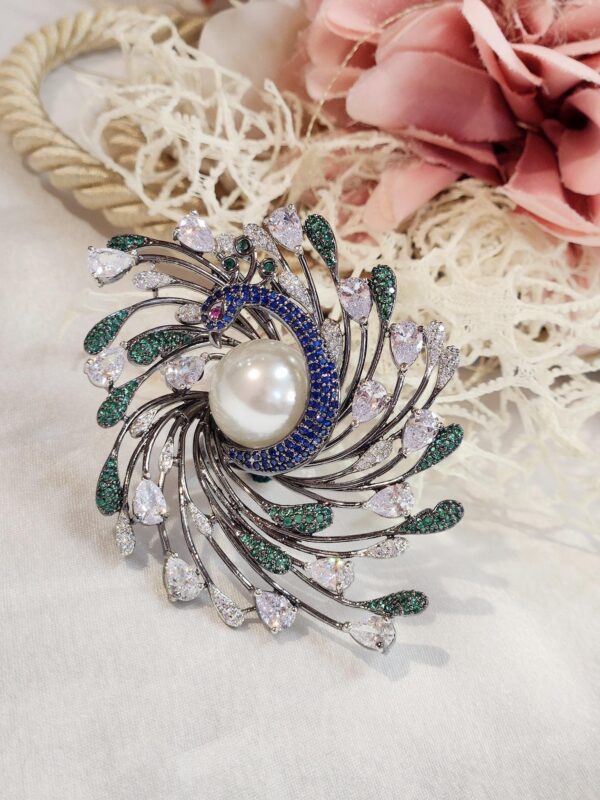 Peacock Dancing Glare Ring