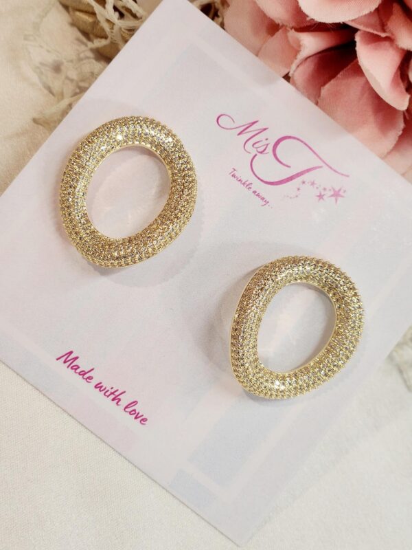 Chip Sphere Studs