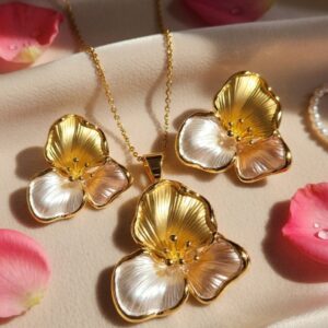 Cute Auric Pendant Set