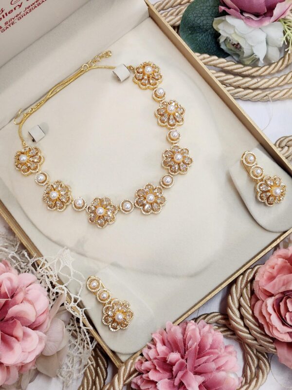 Pearl Blossom Golden Finish Choker