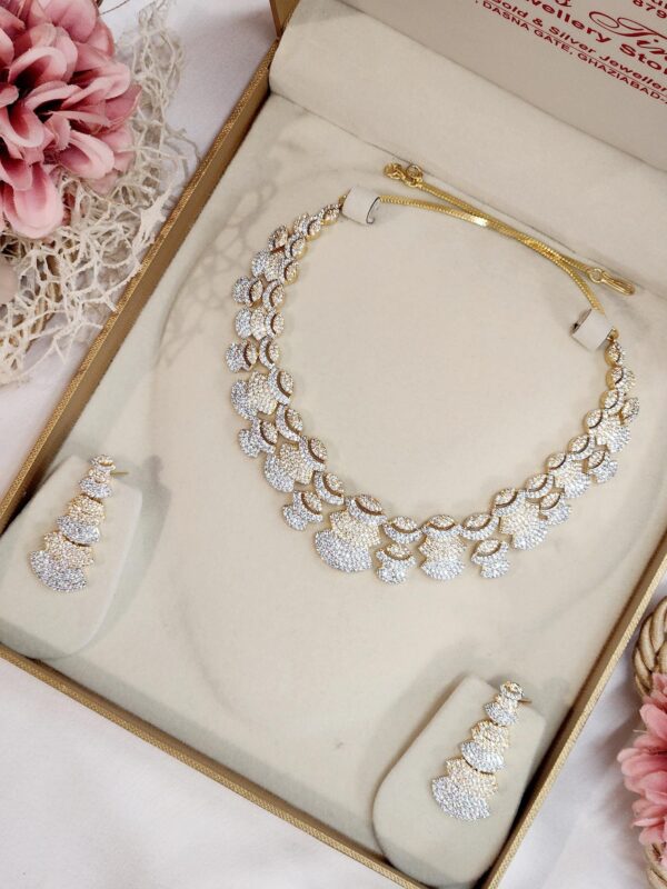 Double Tone Scallop Choker Set
