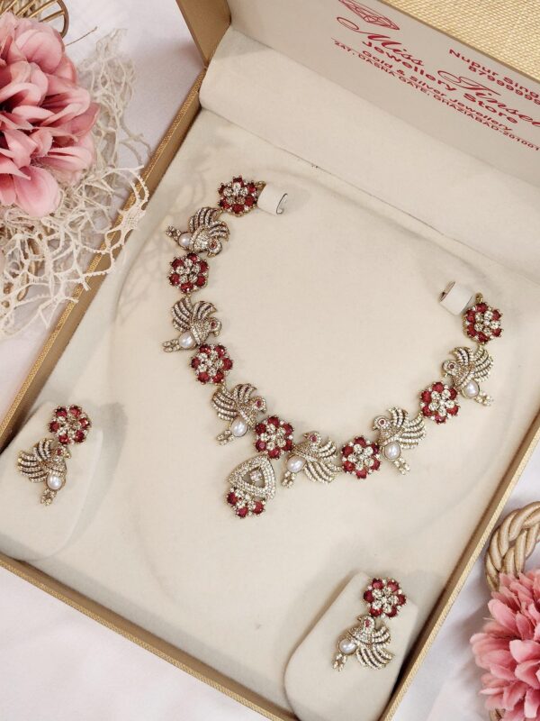 Statement Bird Ruby Red Choker Set