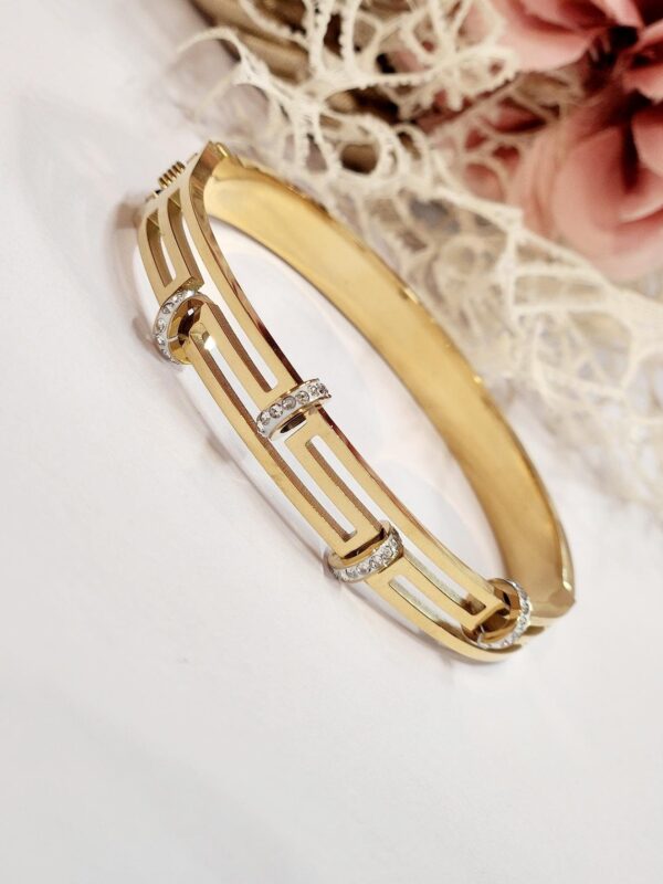 Elegant Rollers Bracelet