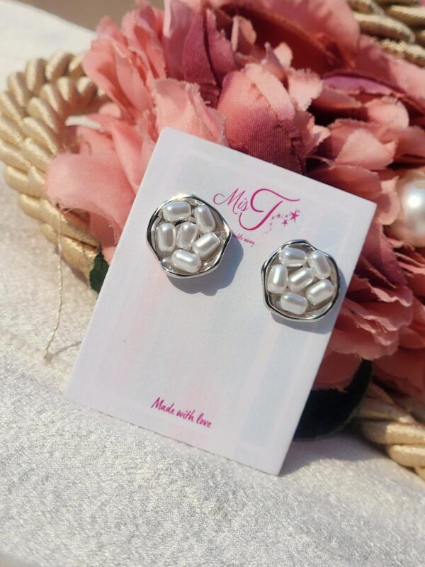Silver Finish Pearl Platter Studs