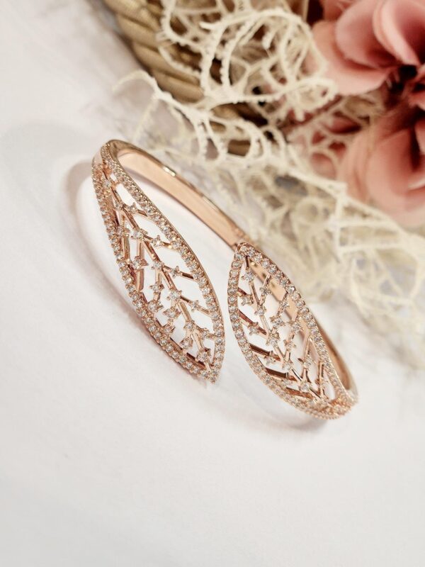 Overlap Leaves Bracelet