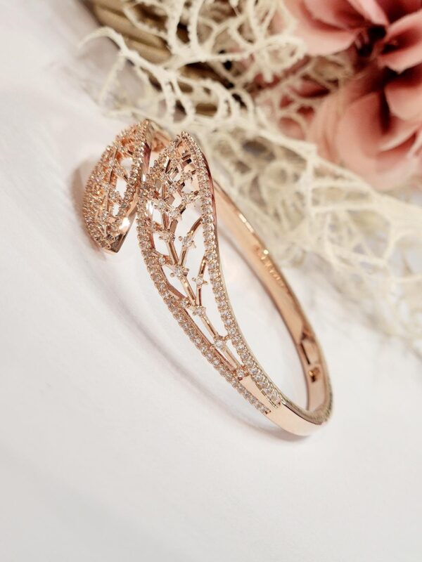 Overlap Leaves Bracelet - Image 2