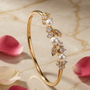 Leaf Pearl Overlaped Side Openable bracelet