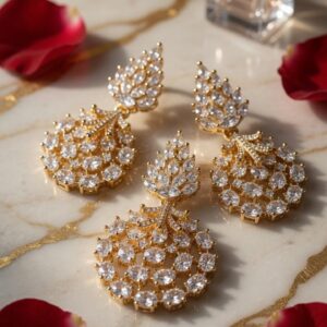 The Isabella Marquise Diamond-Style Cluster Starlight Pendant Set-Gold Finish