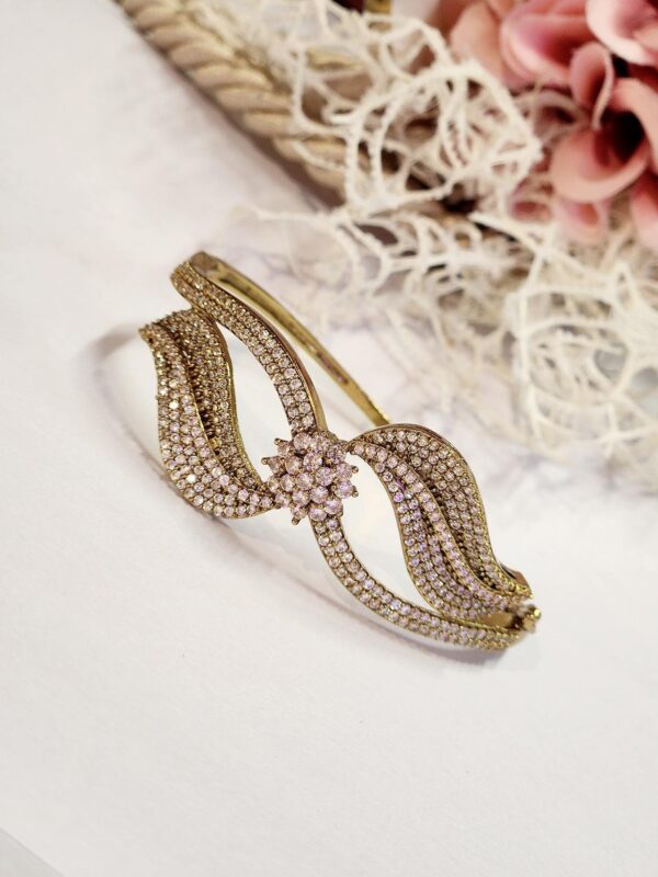 Antique Glare Bracelet