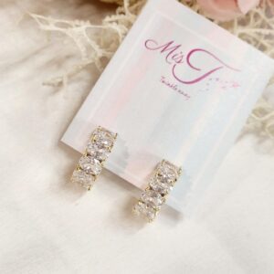 Oval Solitaire Semi Hoops