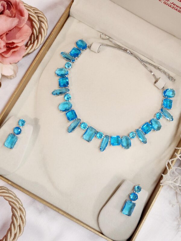 Aqua Blue Icicle Neckpiece