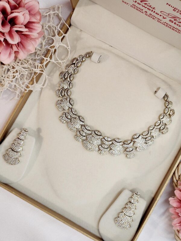 Scallop Antique Finish Choker set
