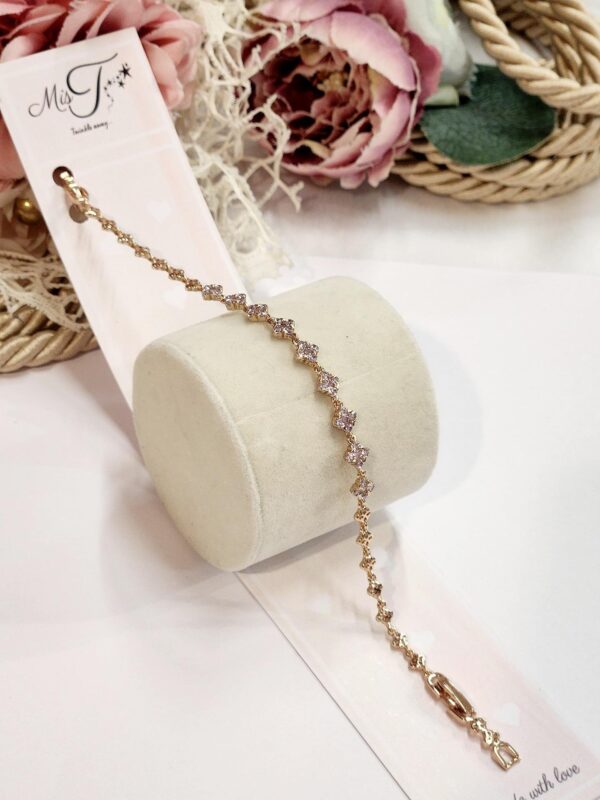 White Sleek Clover Bracelet