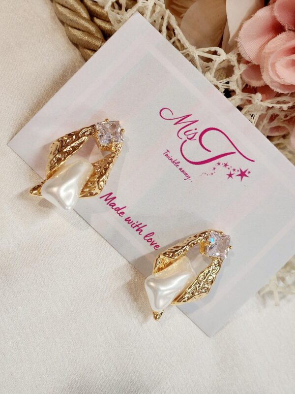 Baroque Pearl Earrings