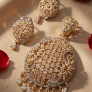 Glam Queen Regal Pendant Set