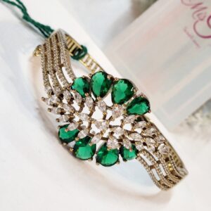 Glorious Gleam Emerald Green Bracelet- Antique Finish