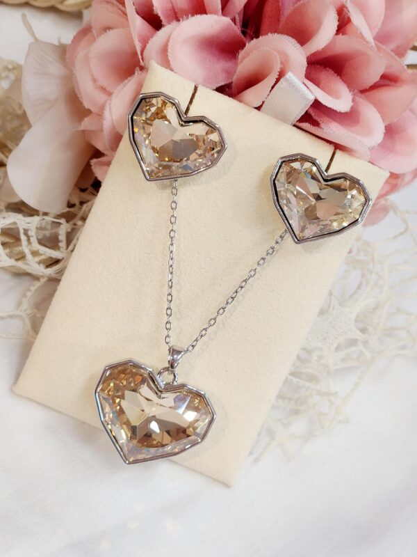 Pendant set