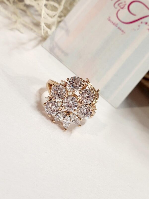 Solitaire Cluster Ring(size 6,size 7)