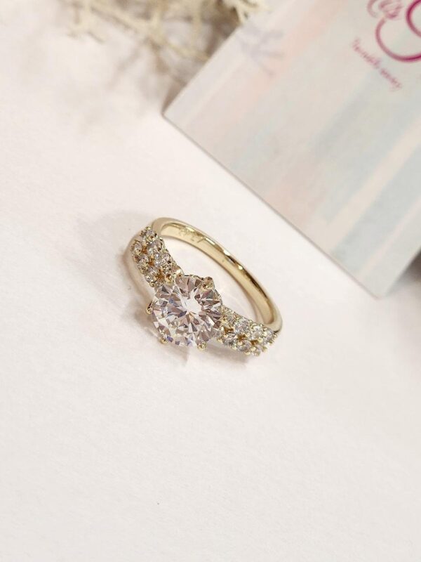Golden Splendor Ring (size 7)