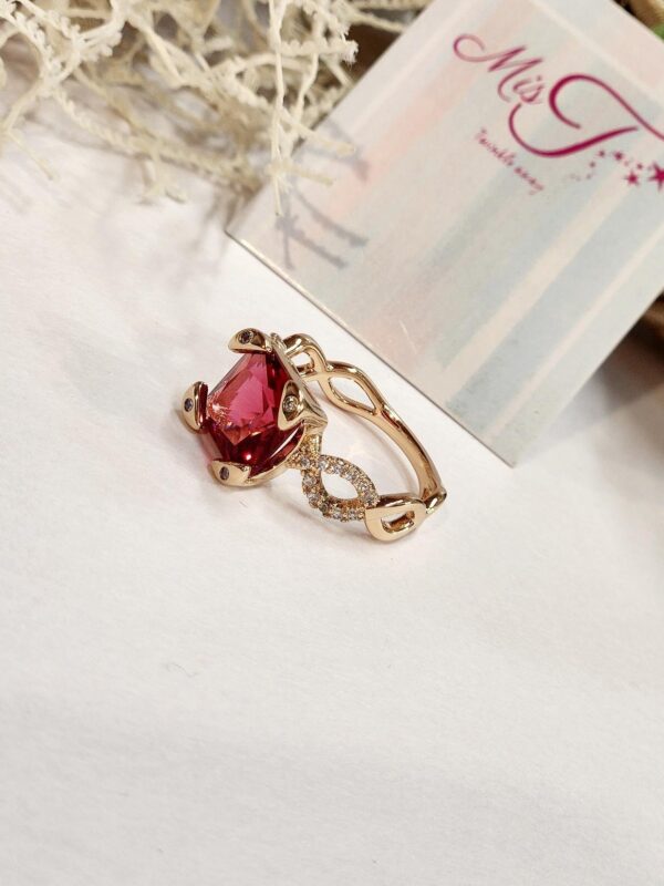 Square Solitaire Red Ring (size 9) - Image 2