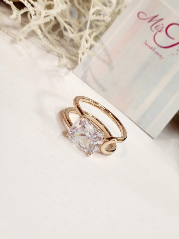 Solitaire Neat Band Ring (Adjustable)