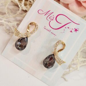 Elegant Grey Earrings