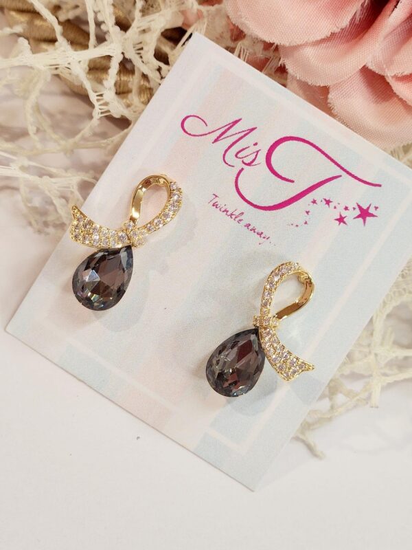 Elegant Grey Earrings