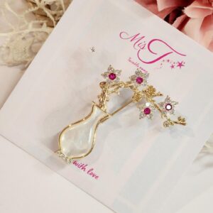 Pearly Vase Brooch