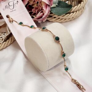 Green Solitaire Sleek Bracelet
