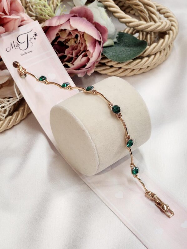 Green Solitaire Sleek Bracelet