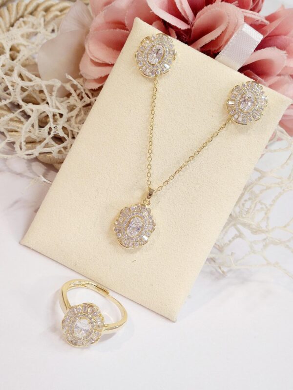 Majestic Solitaire Pendant Set With Ring