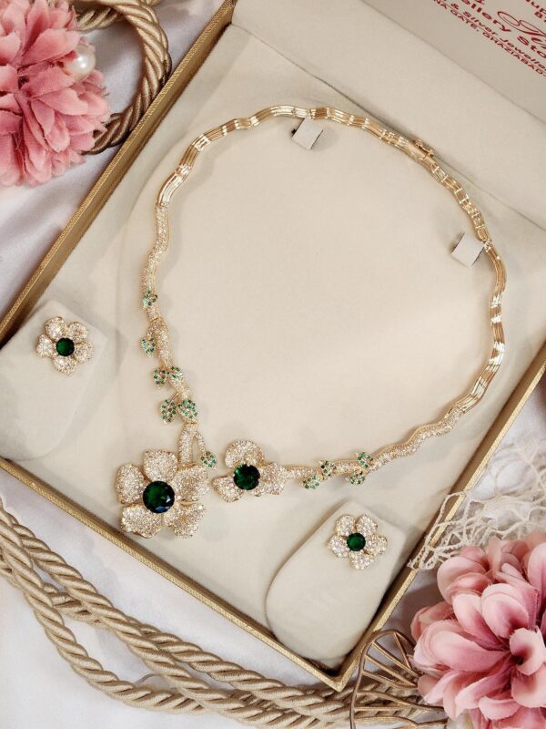 Contemporary Emerald Green Hasli Choker Set