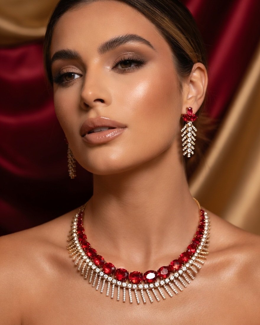 Fierce Red Glimmer Choker Set in Antique Finish - Image 2