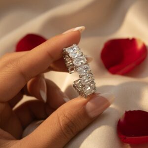 Oval Cut Stone Band Ring (Luxury Finish)