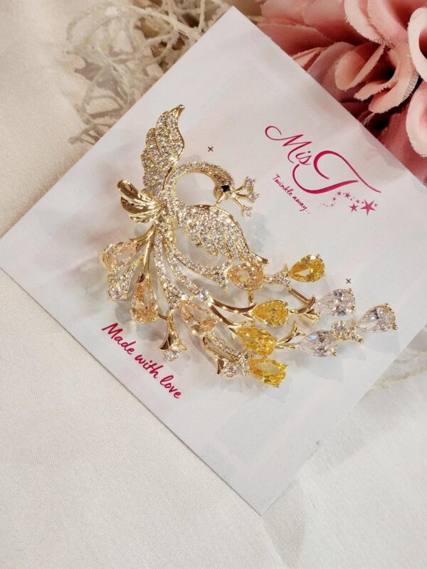 Topaz-Champagne Queen Brooch